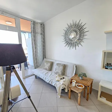 شقة New Seafront Dreaming View Apartment, Cristianos أرونا