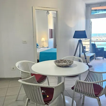 New Seafront Dreaming View Apartment, Cristianos شقة *